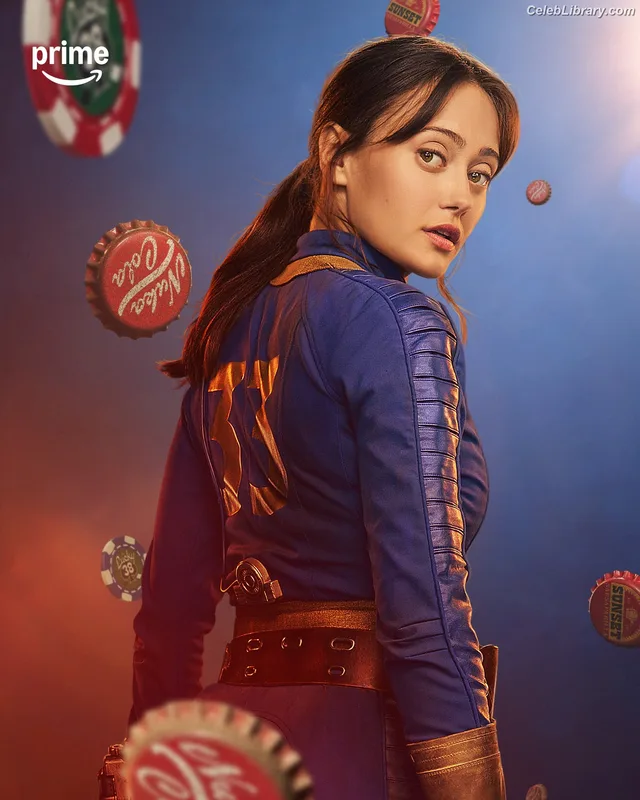 Ella Purnell photo 8 of 810