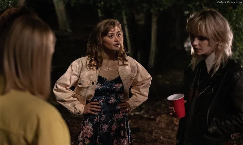 Ella Purnell photo 18 of 810