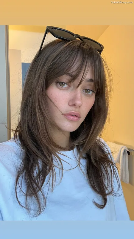 Ella Purnell photo 18 of 810