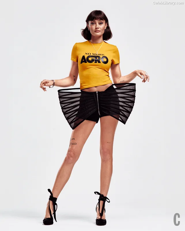 Ella Purnell photo 20 of 810