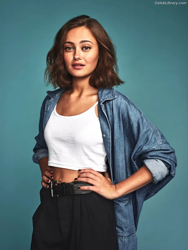 Ella Purnell photo 4 of 810