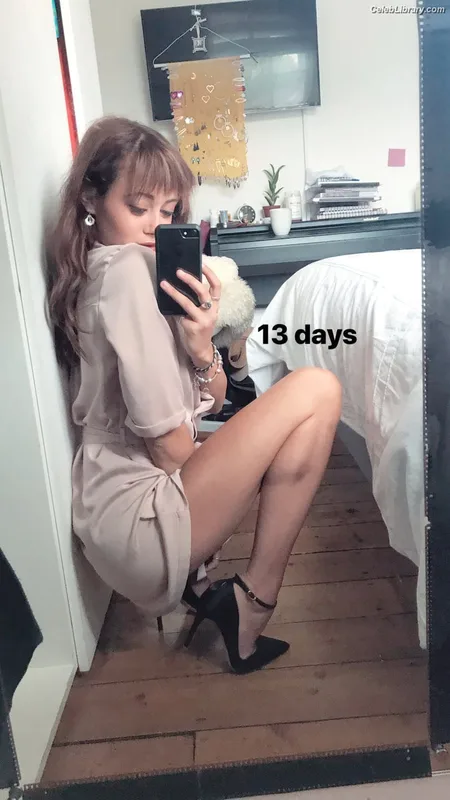 Ella Purnell photo 8 of 810
