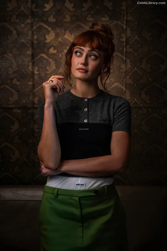 Ella Purnell photo 9 of 810
