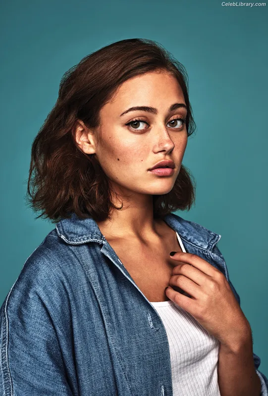 Ella Purnell photo 15 of 810