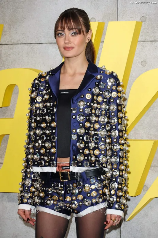 Ella Purnell photo 10 of 810