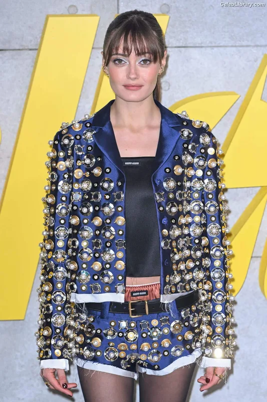 Ella Purnell photo 16 of 810