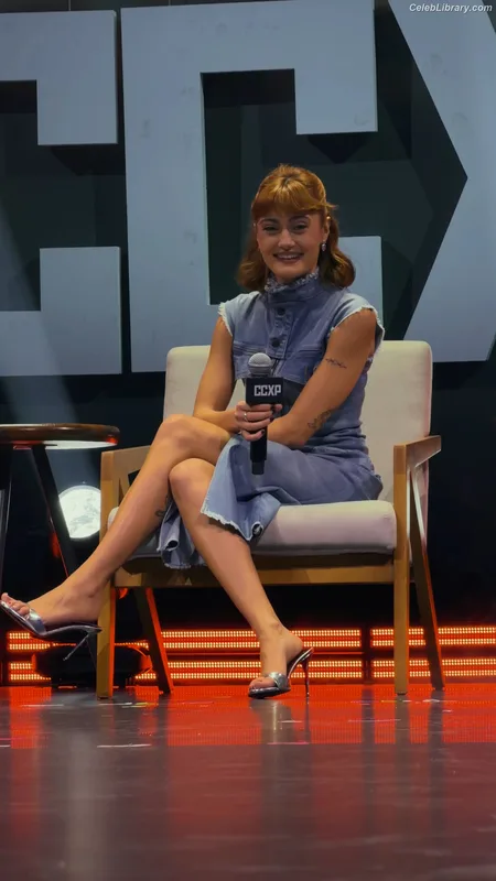 Ella Purnell photo 24 of 810