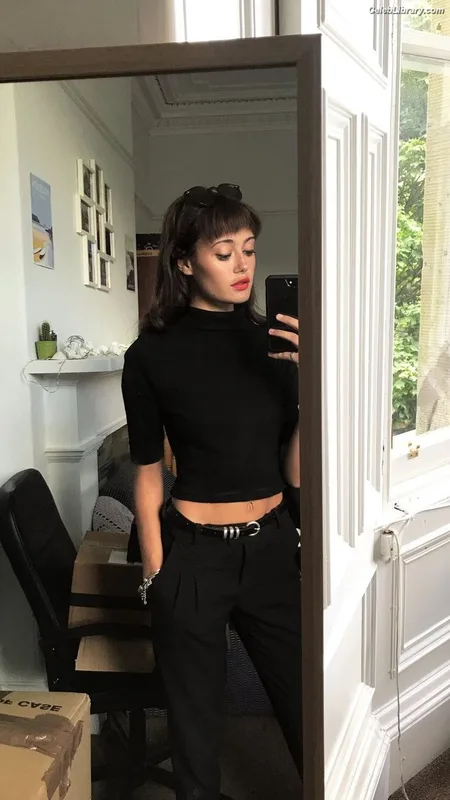 Ella Purnell photo 18 of 810