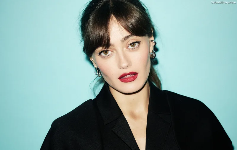 Ella Purnell photo 11 of 810