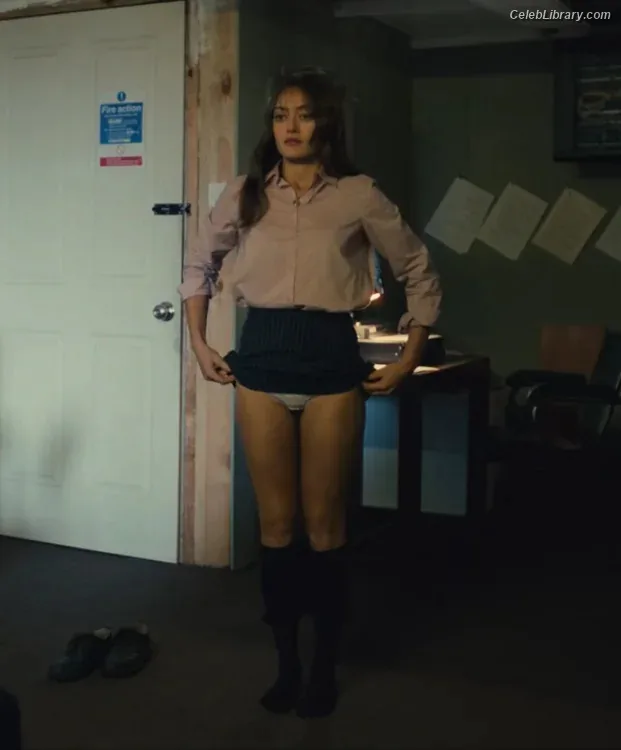 Ella Purnell photo 14 of 810