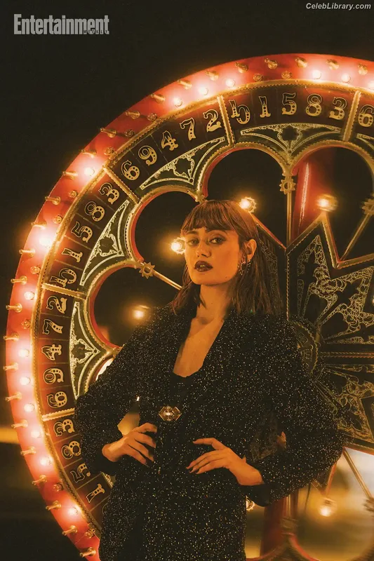 Ella Purnell photo 4 of 810