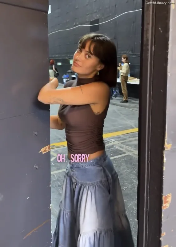 Ella Purnell photo 4 of 810