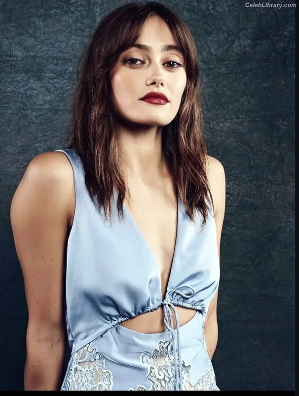 Ella Purnell photo 5 of 810
