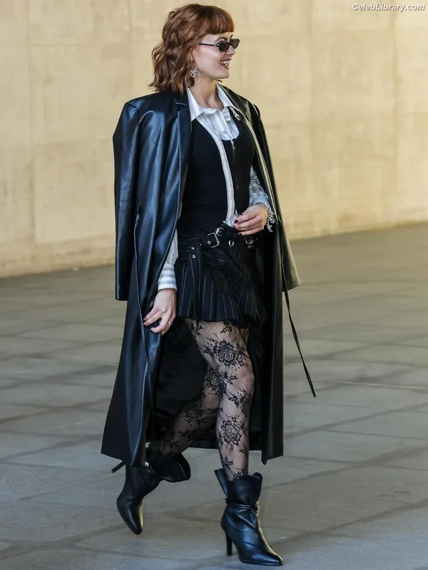Ella Purnell photo 4 of 810