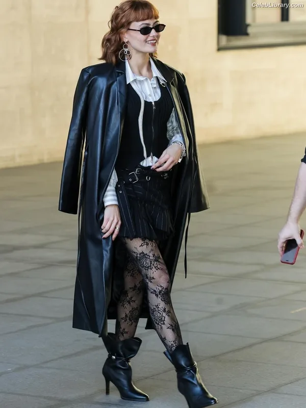 Ella Purnell photo 6 of 810