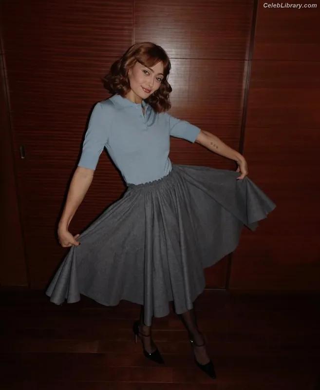 Ella Purnell photo 1 of 810
