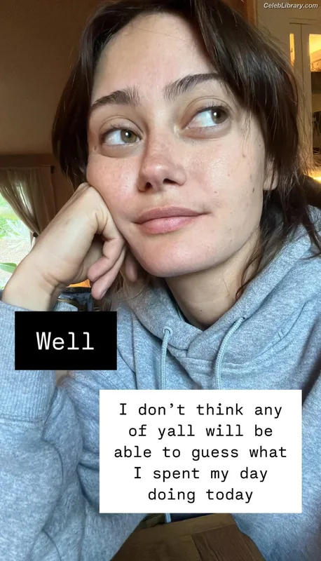 Ella Purnell photo 1 of 810