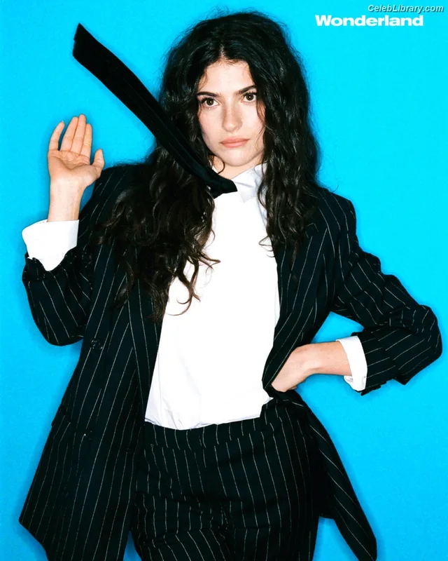 Ella Rubin photo 11 of 45