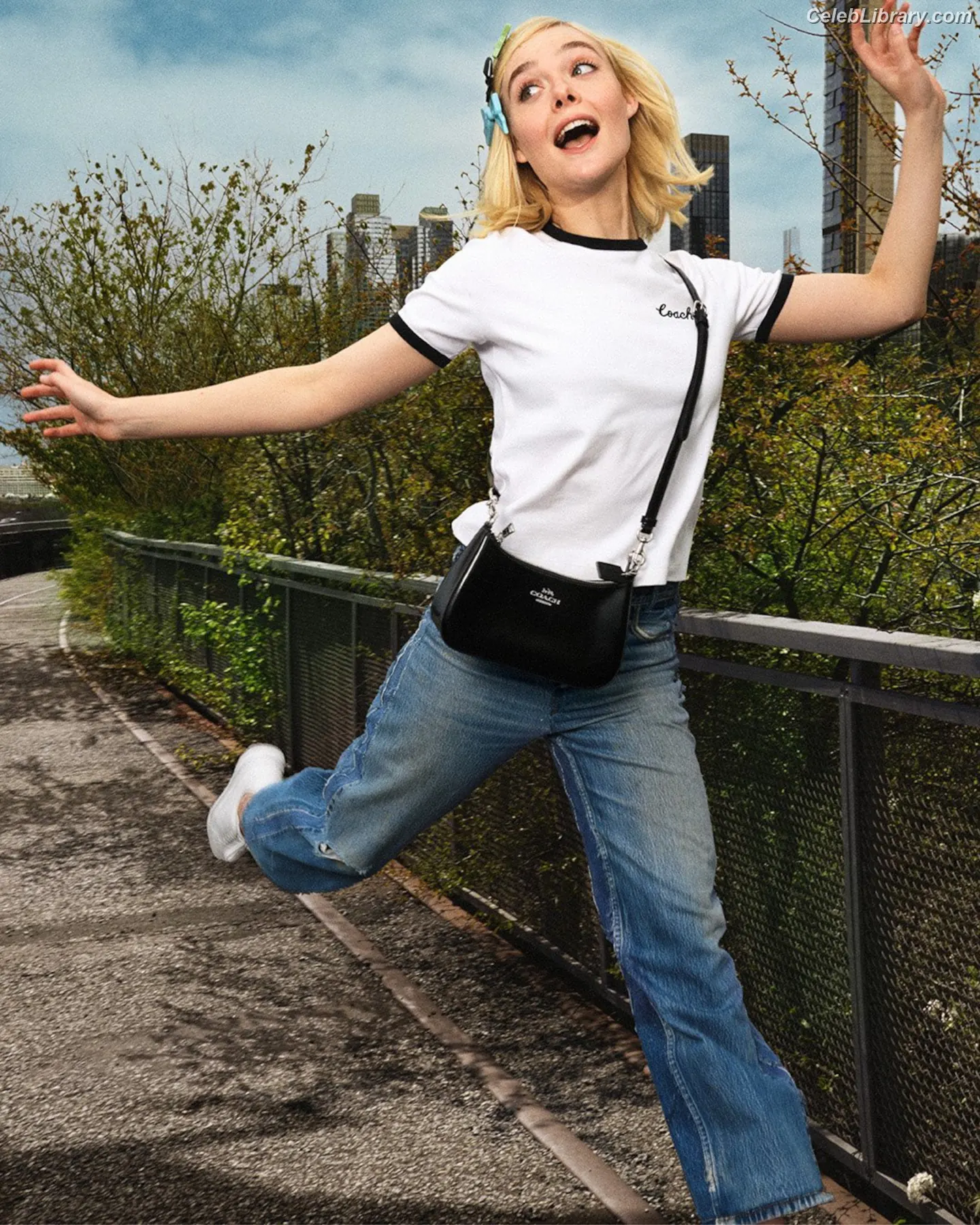 Elle Fanning photo 17 of 4118