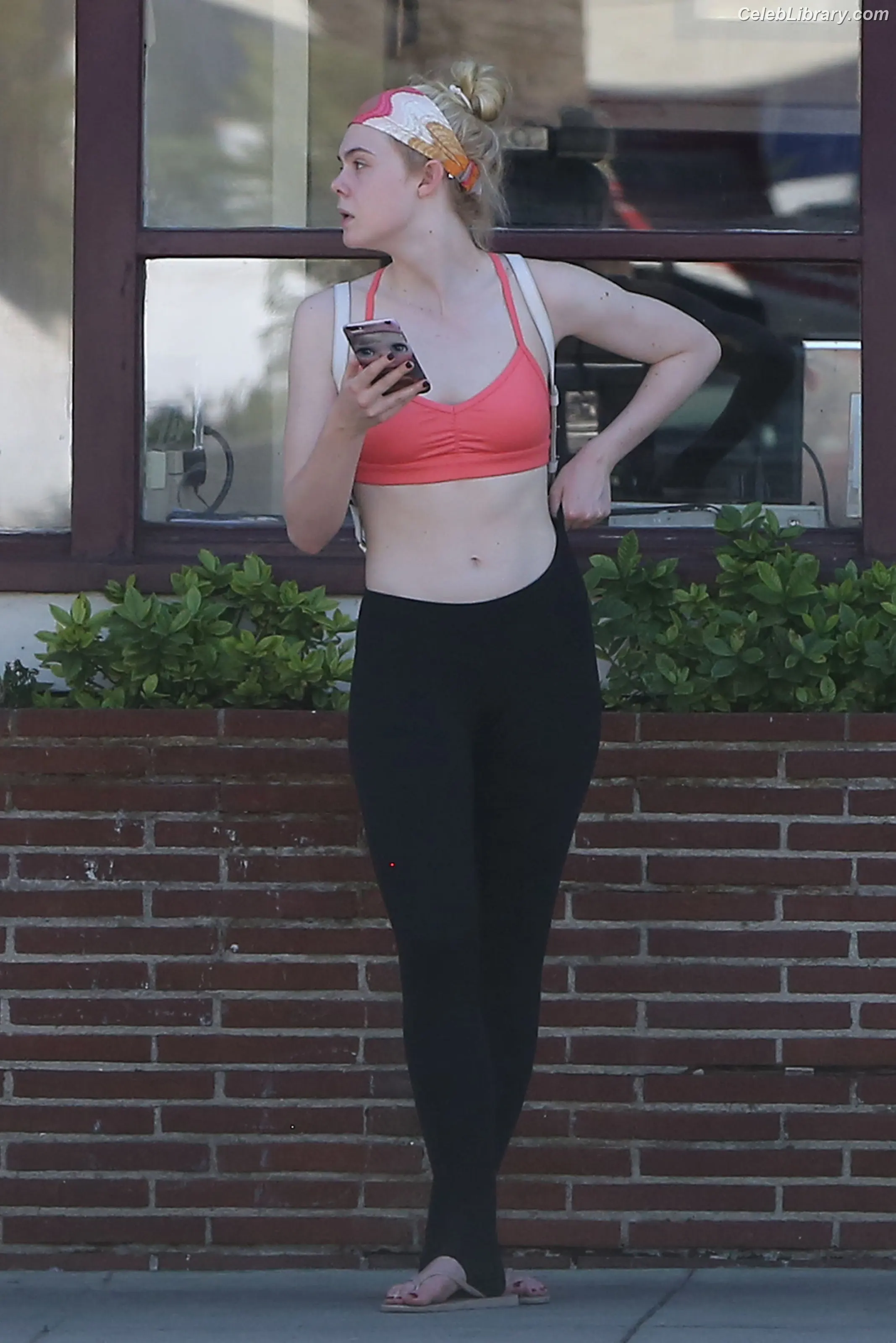 Elle Fanning photo 4 of 4118