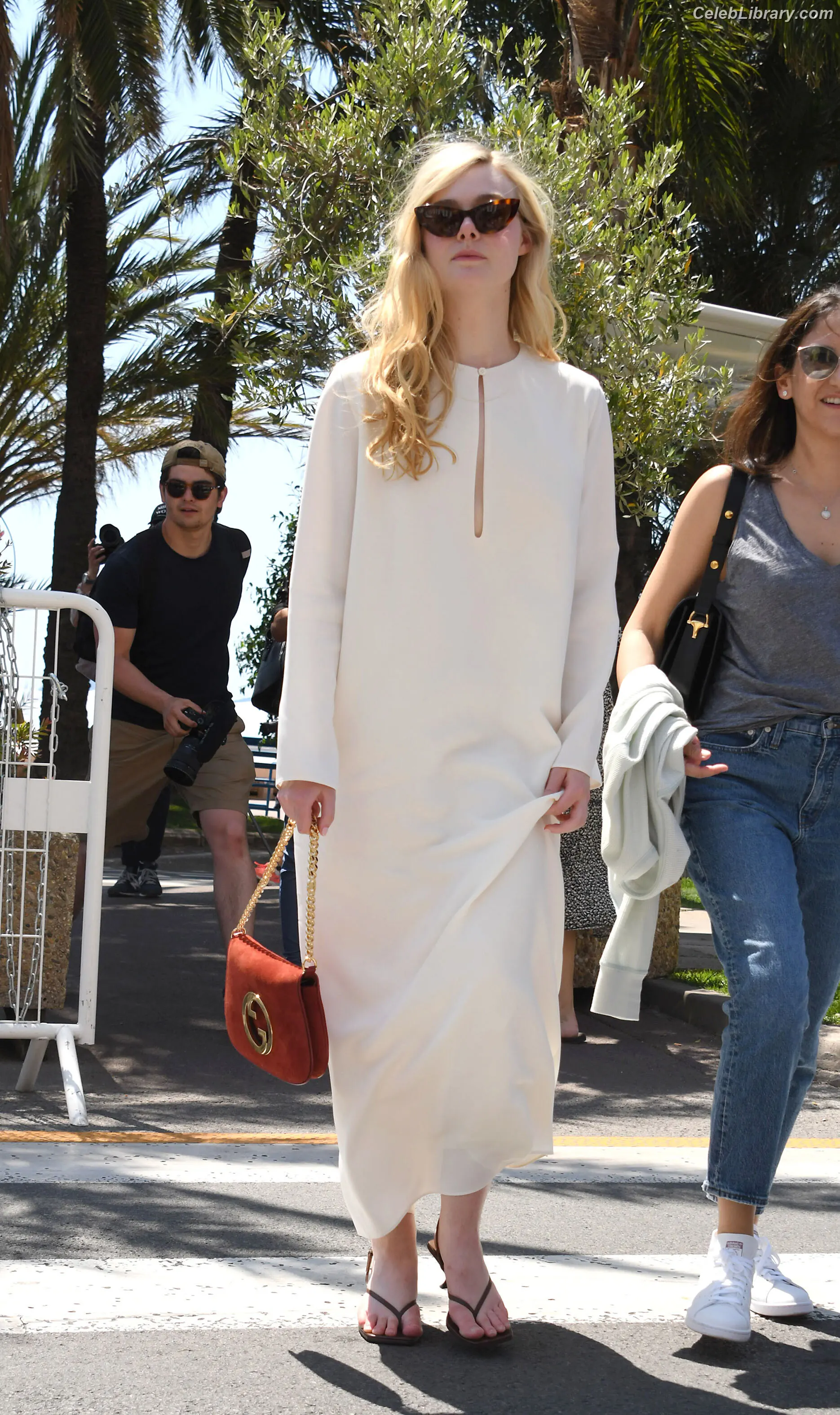 Elle Fanning photo 10 of 4118