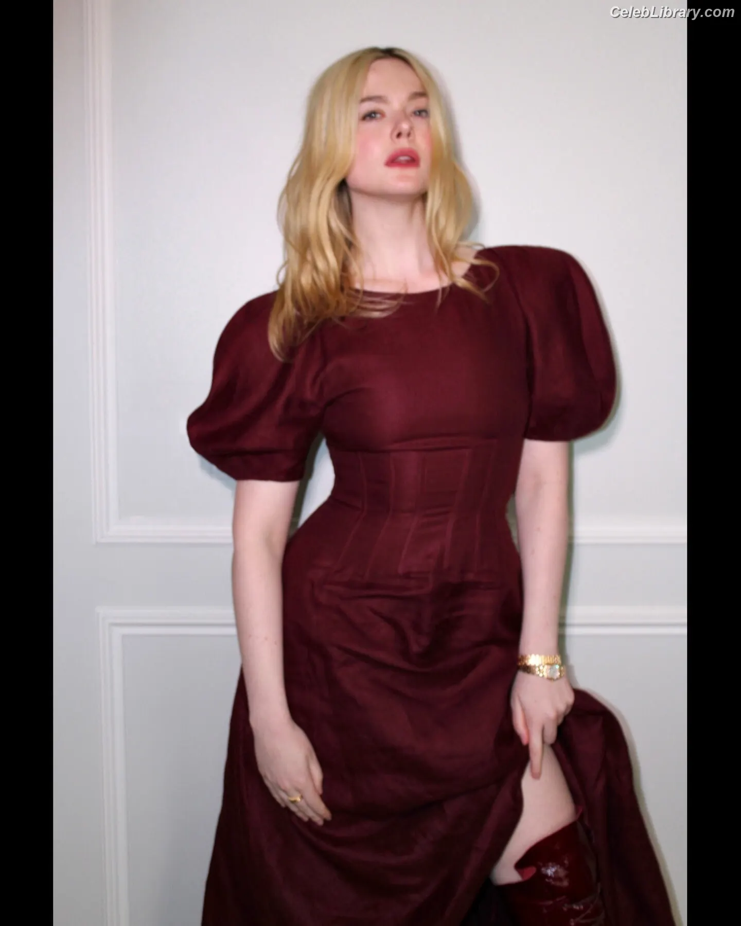 Elle Fanning photo 6 of 4118