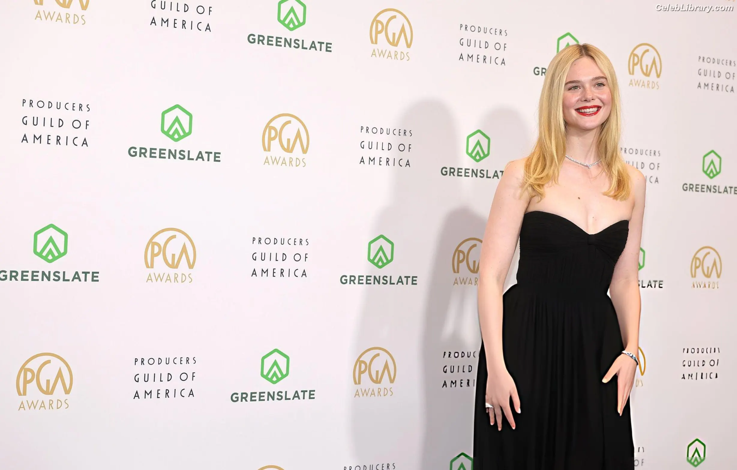 Elle Fanning photo 6 of 4118