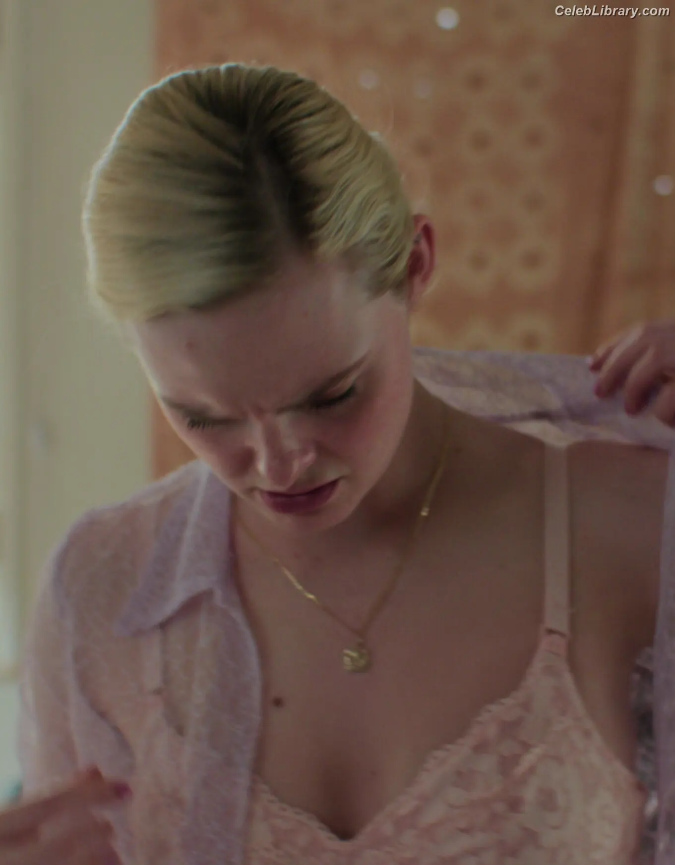 Elle Fanning photo 16 of 4118
