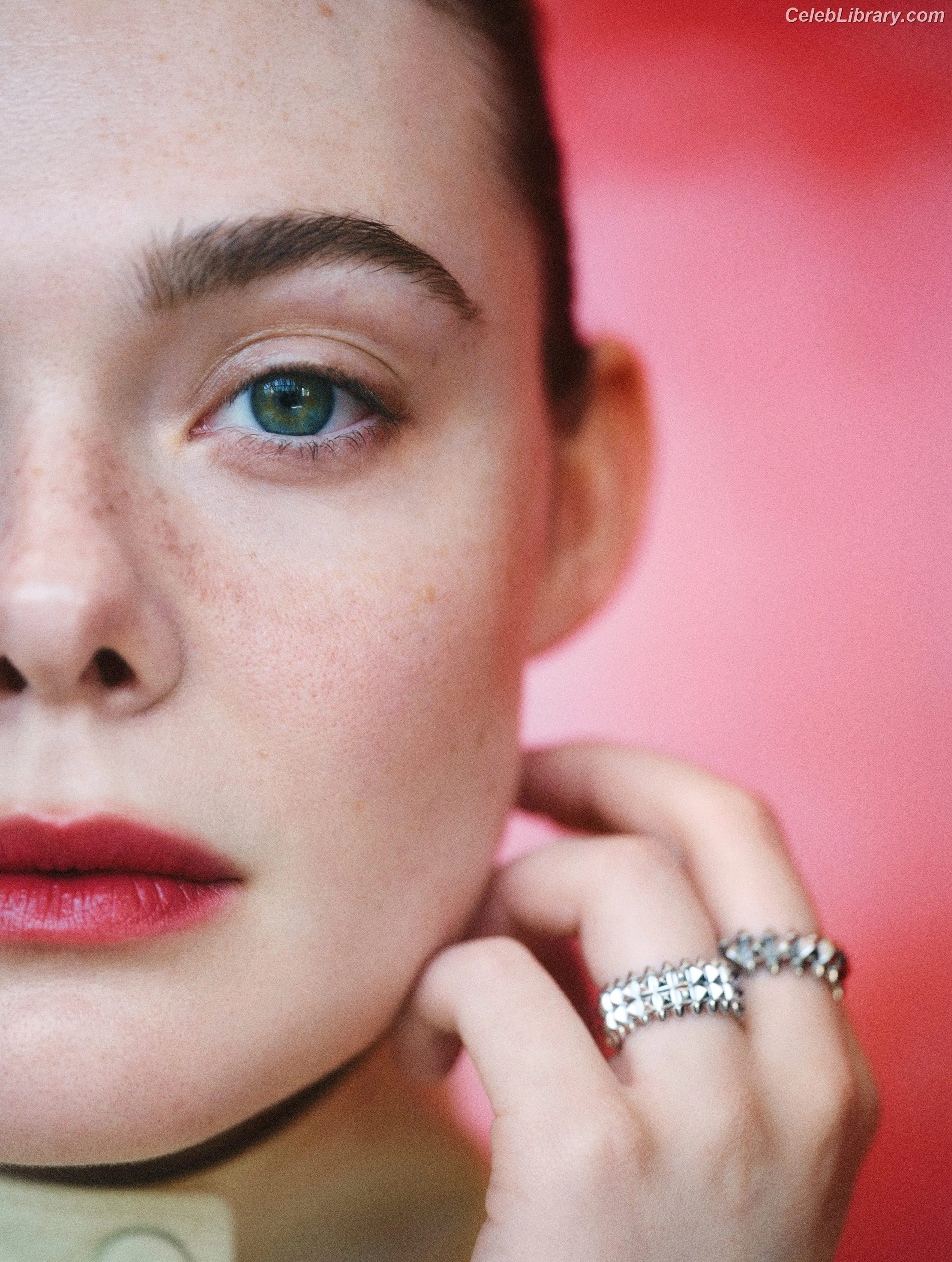 Elle Fanning photo 22 of 4118