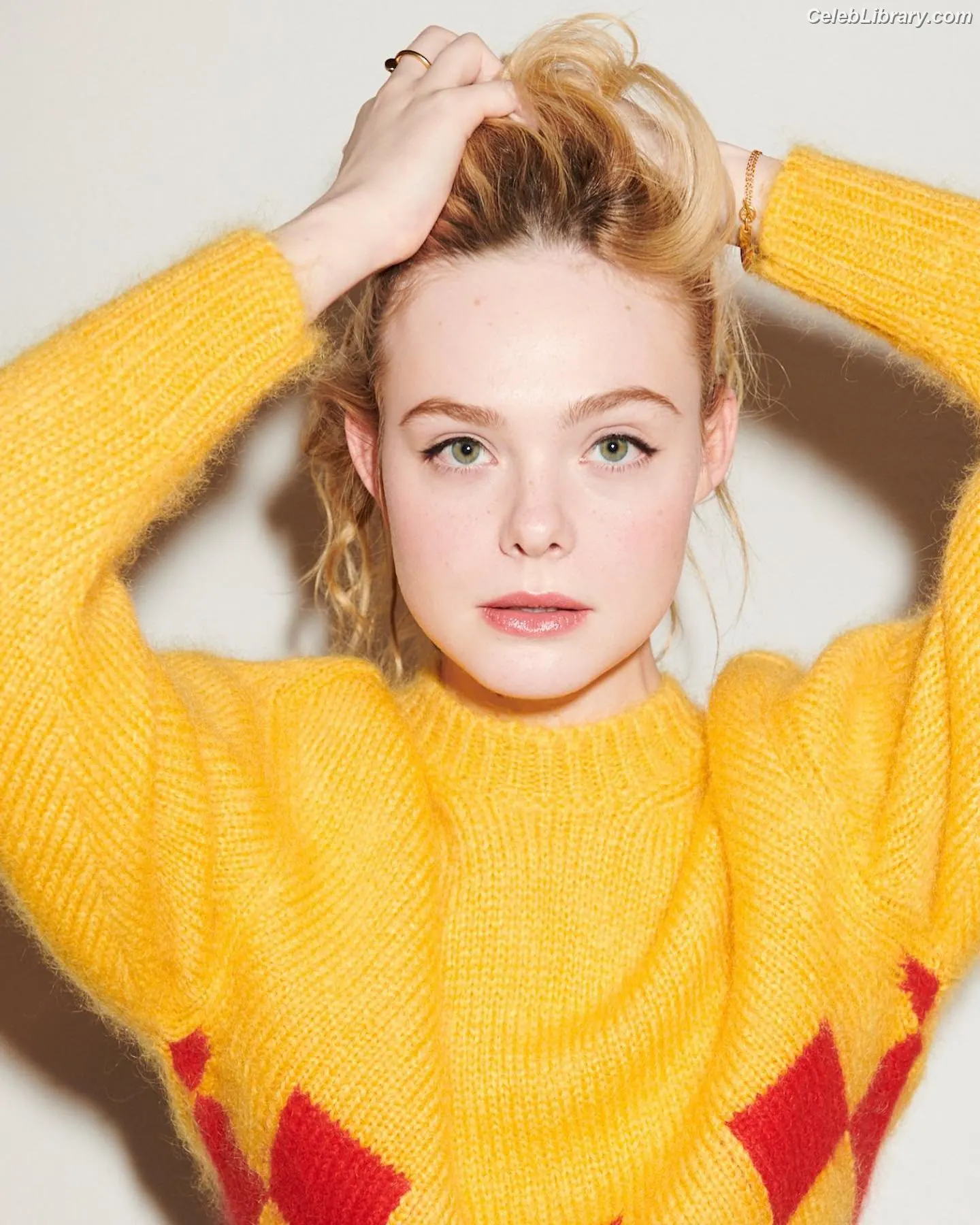 Elle Fanning photo 23 of 4118