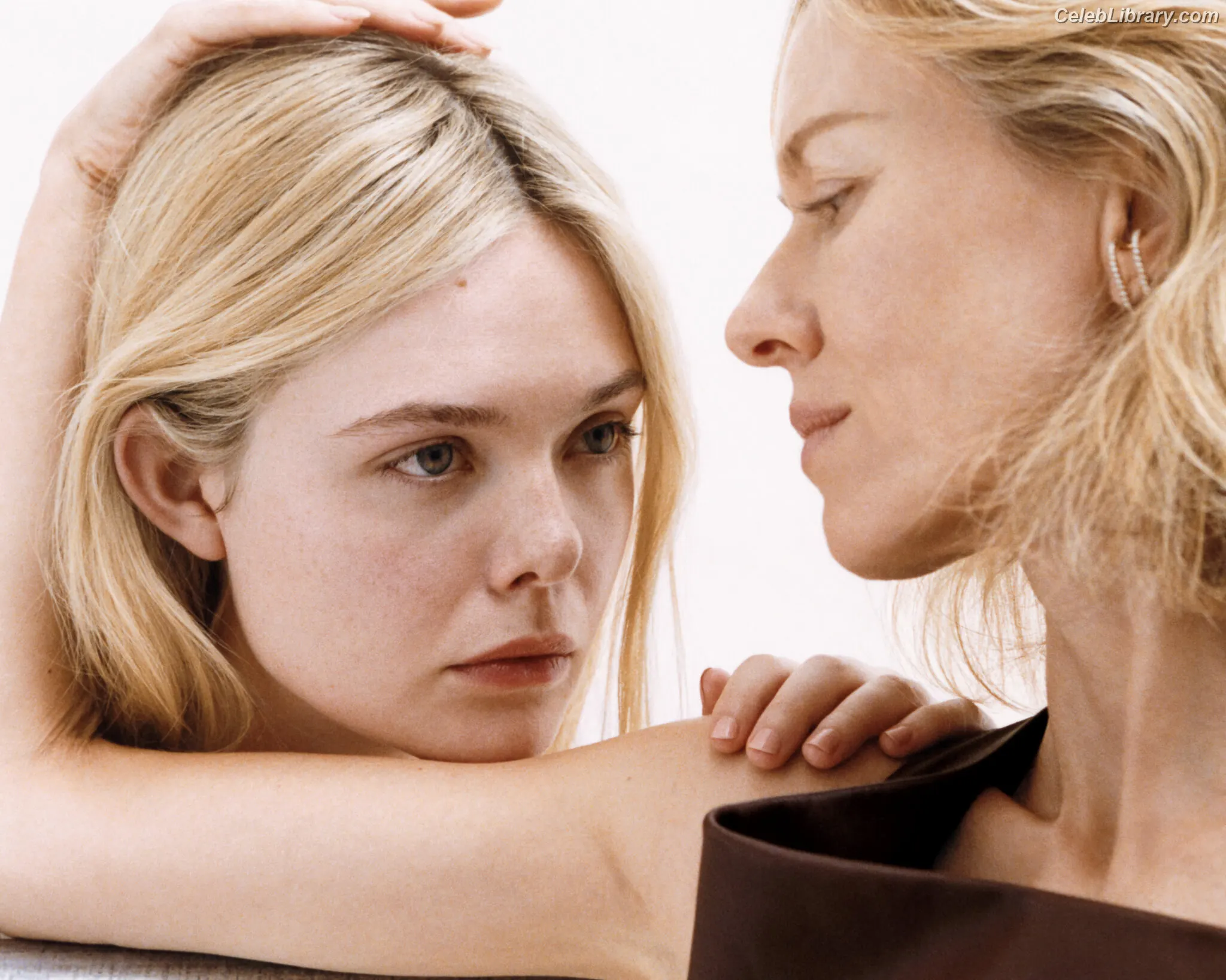 Elle Fanning photo 9 of 4118