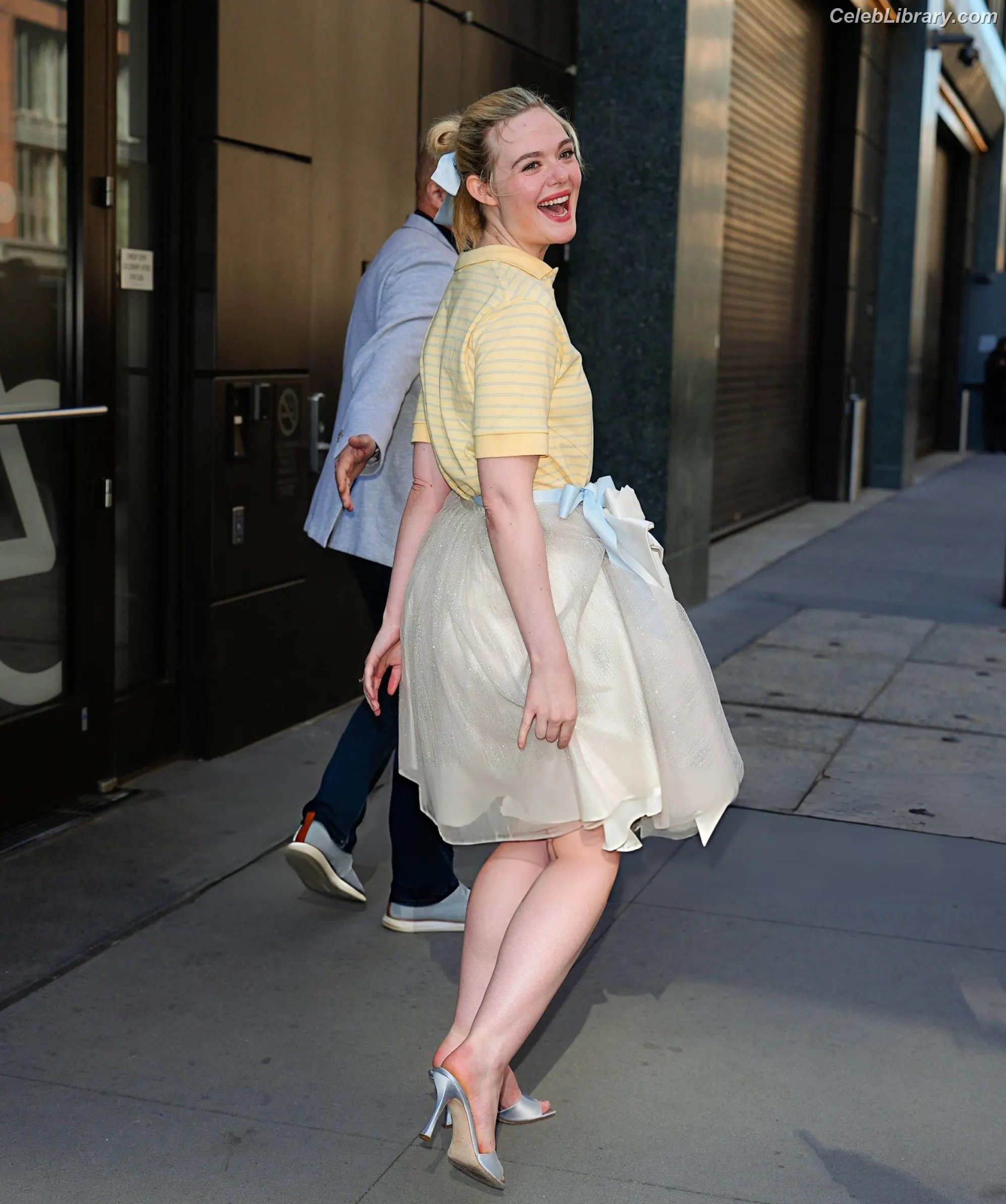 Elle Fanning photo 5 of 4118