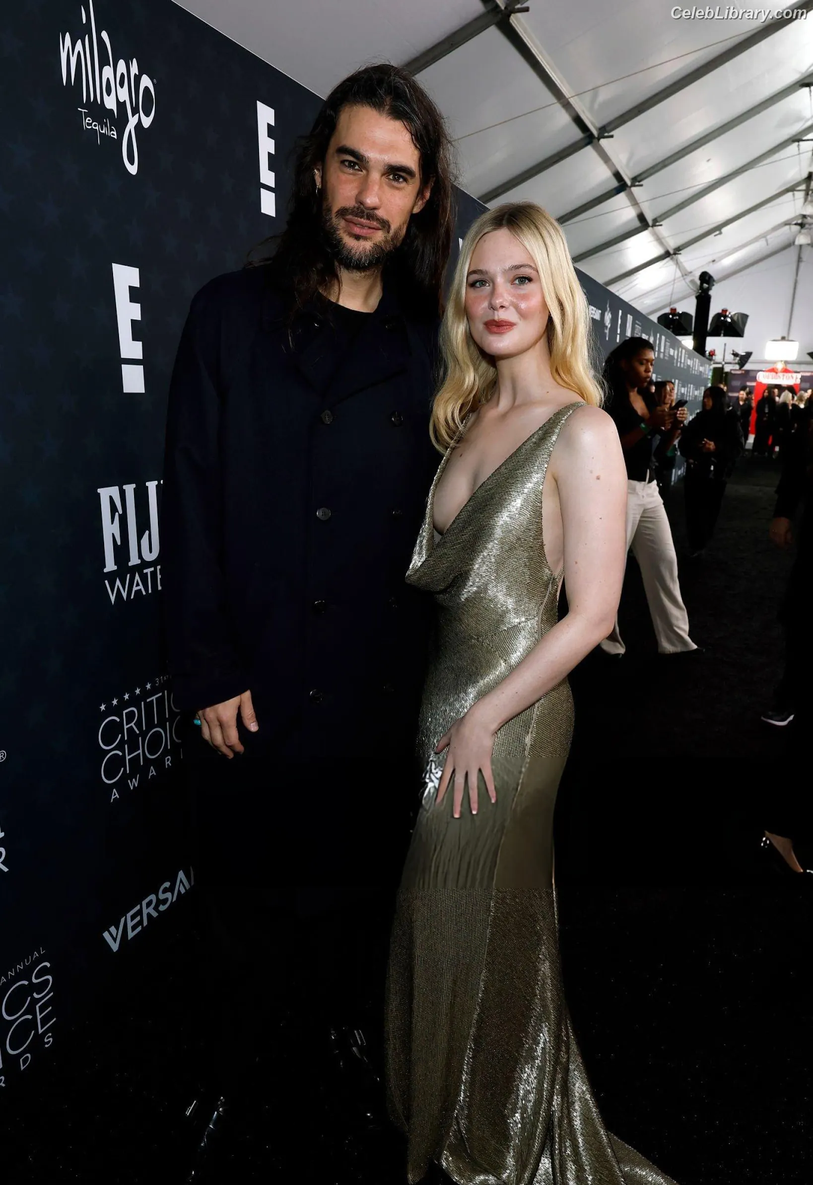 Elle Fanning photo 11 of 4118