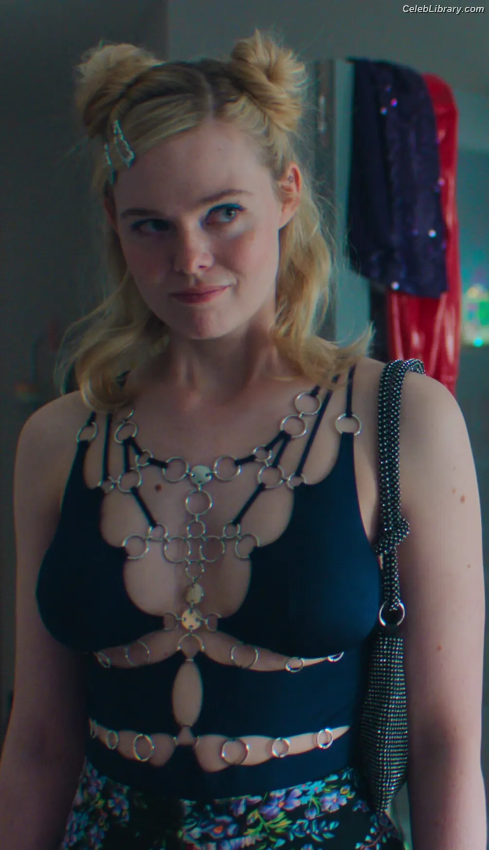 Elle Fanning photo 8 of 4118