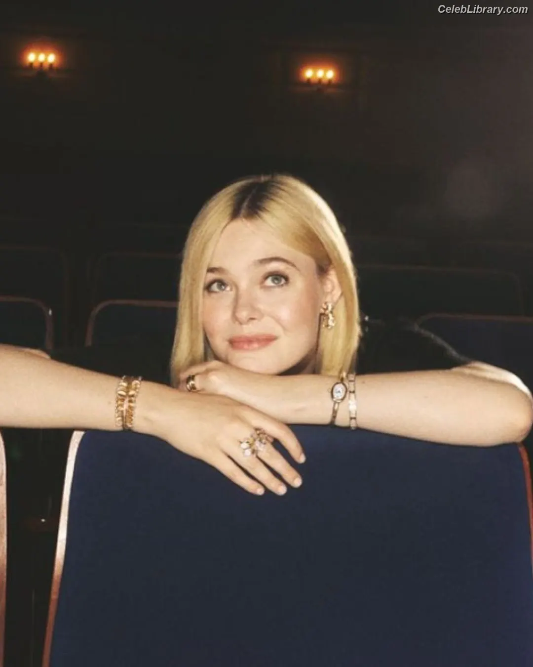 Elle Fanning photo 5 of 4118