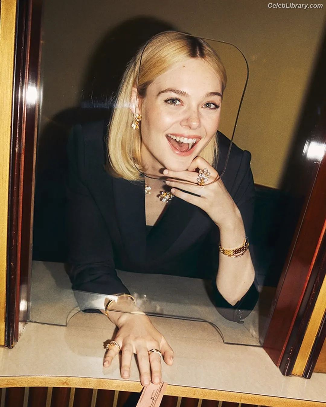 Elle Fanning photo 9 of 4118