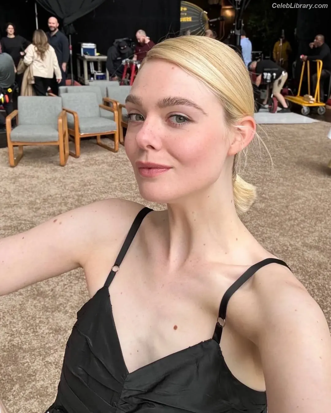 Elle Fanning photo 16 of 4118