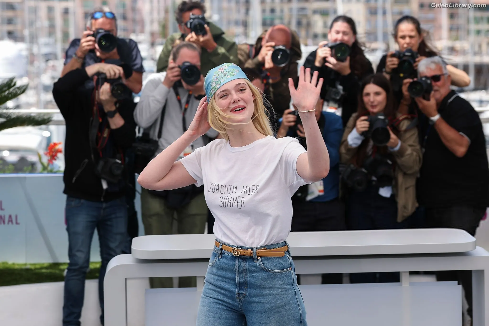 Elle Fanning photo 24 of 4118