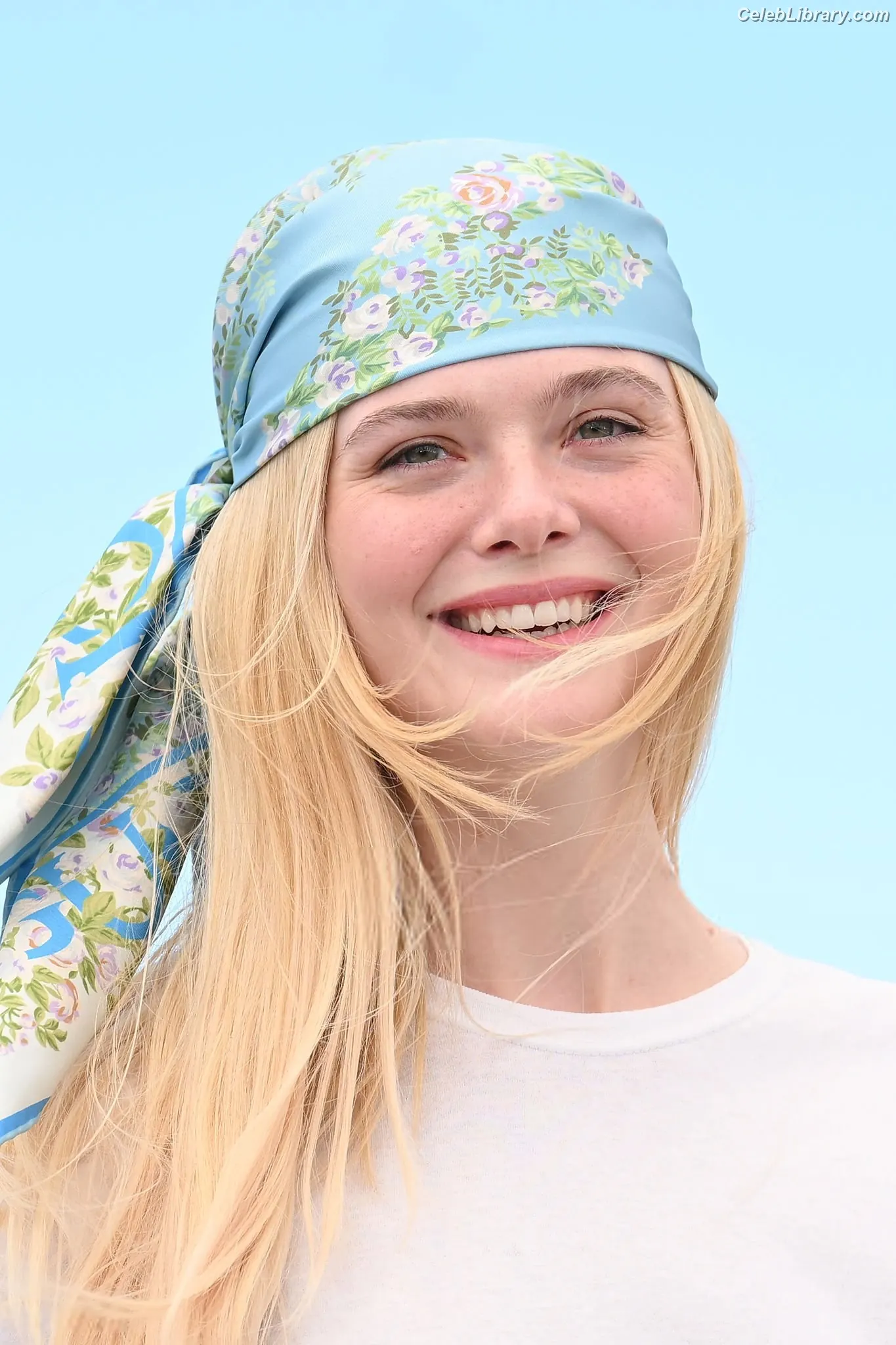 Elle Fanning photo 9 of 4118