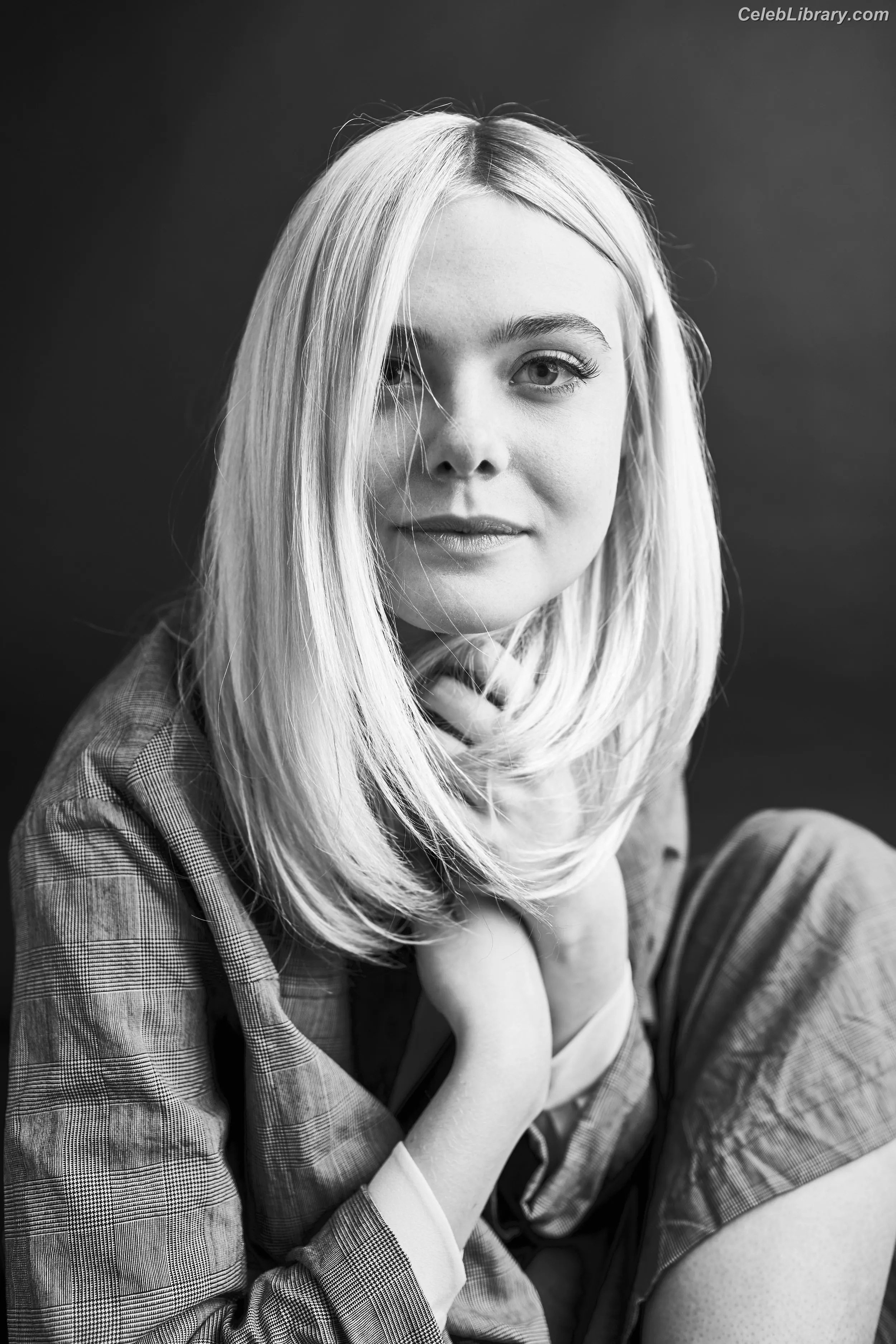 Elle Fanning photo 10 of 4118