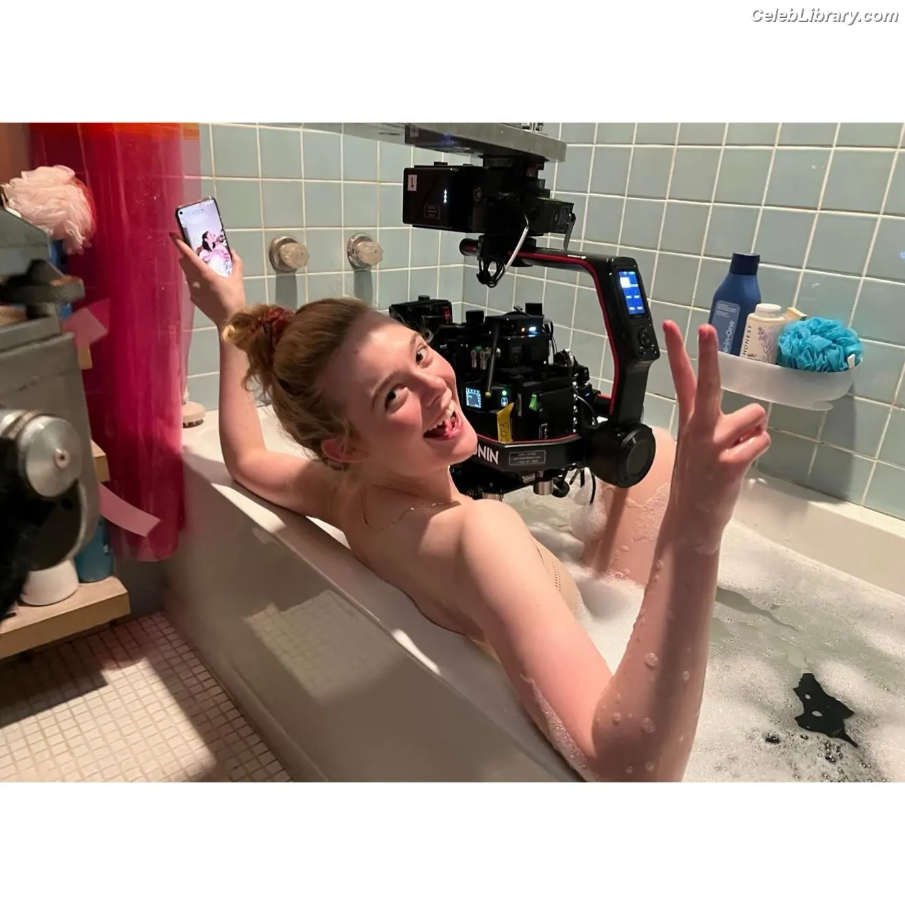 Elle Fanning photo 8 of 4118