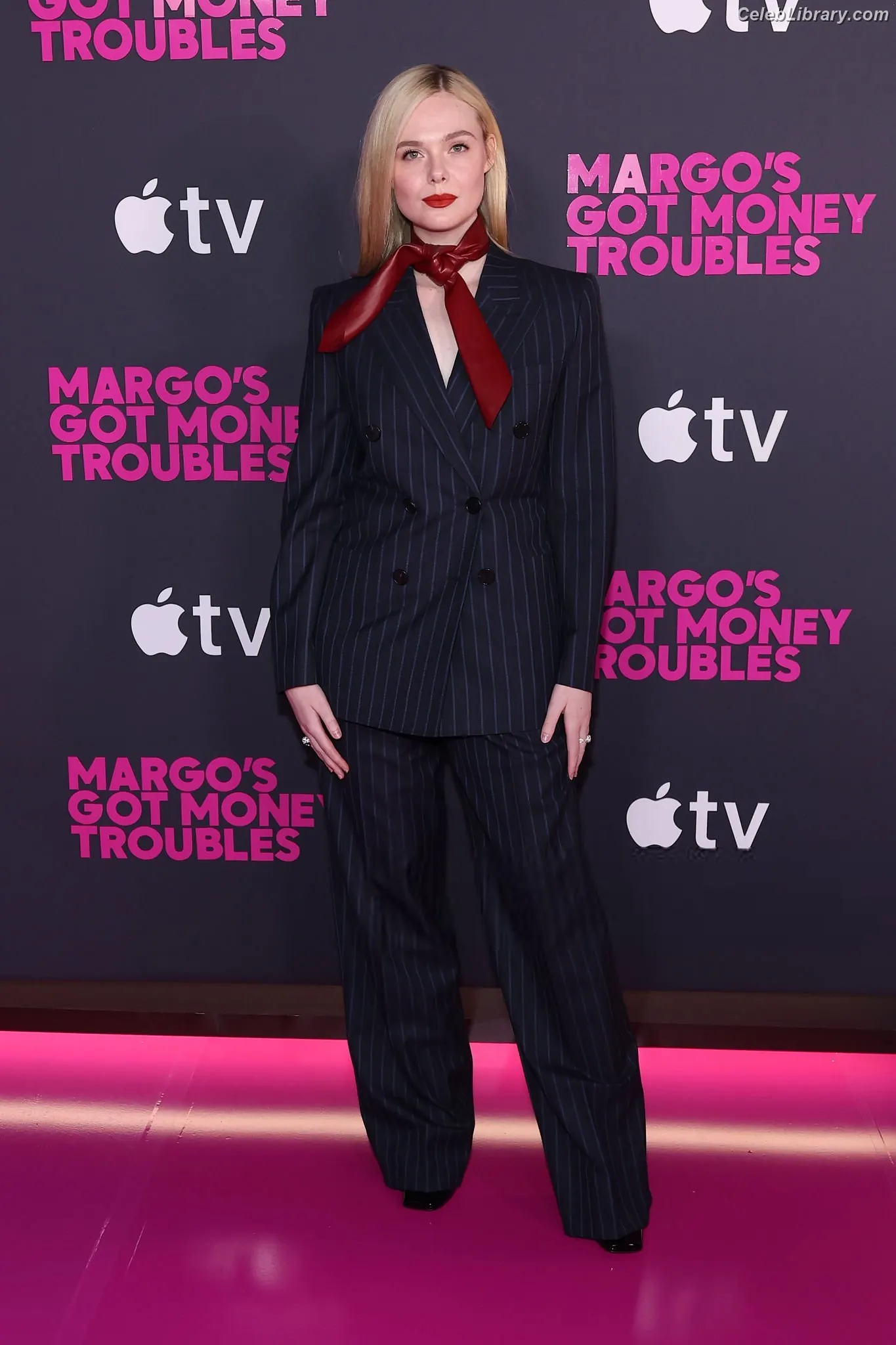 Elle Fanning photo 19 of 4118