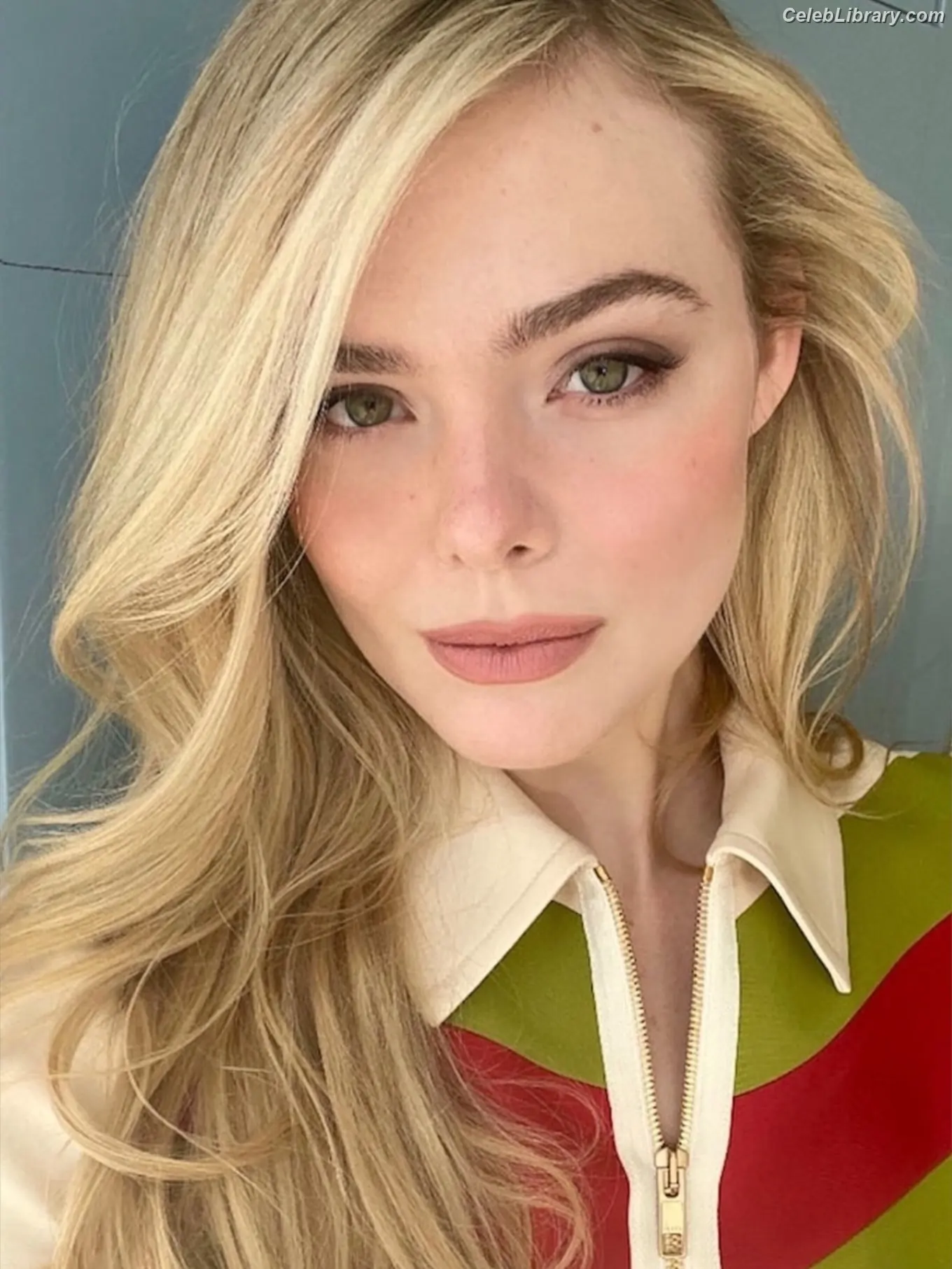 Elle Fanning photo 15 of 4118