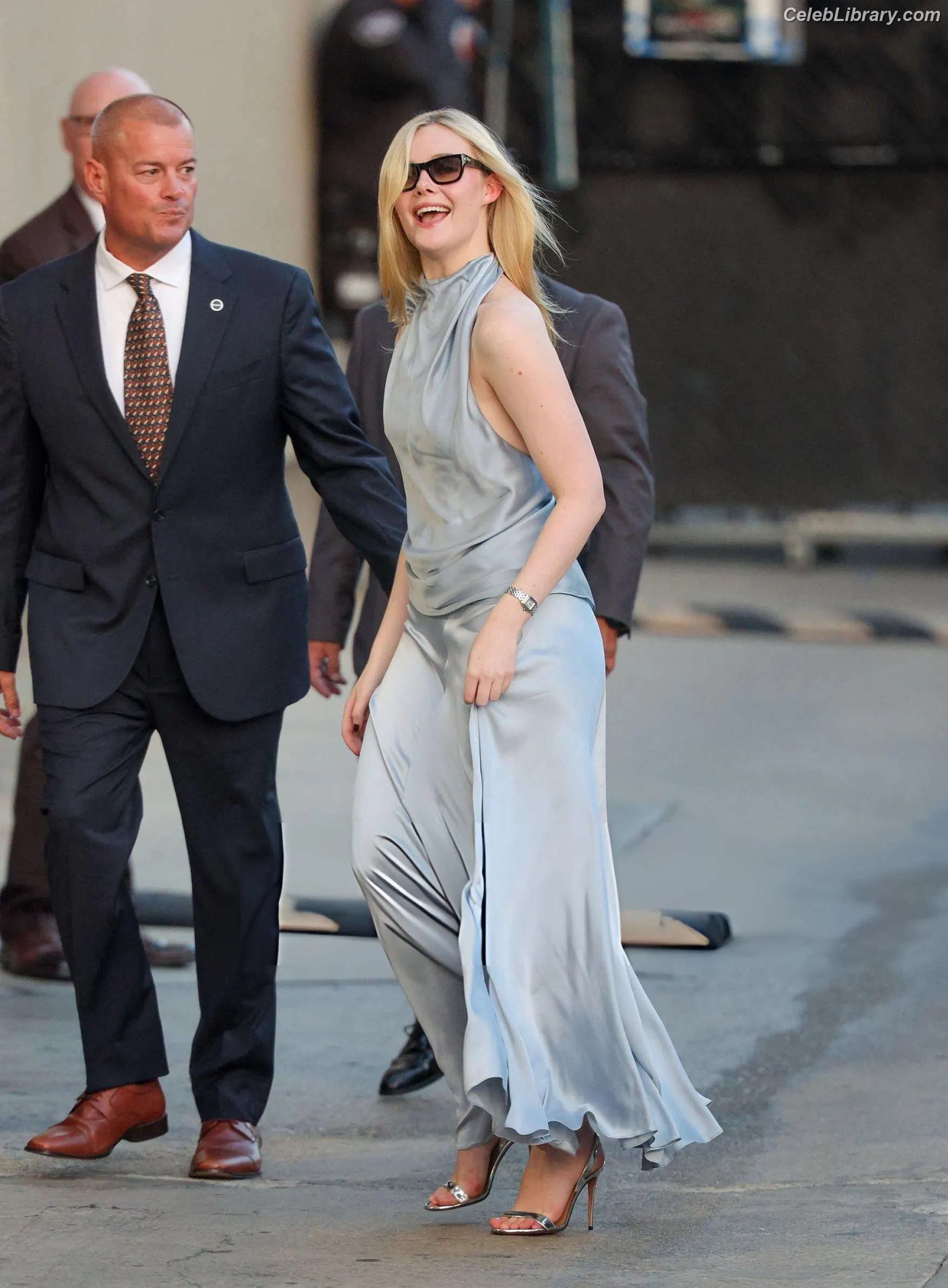 Elle Fanning photo 11 of 4118