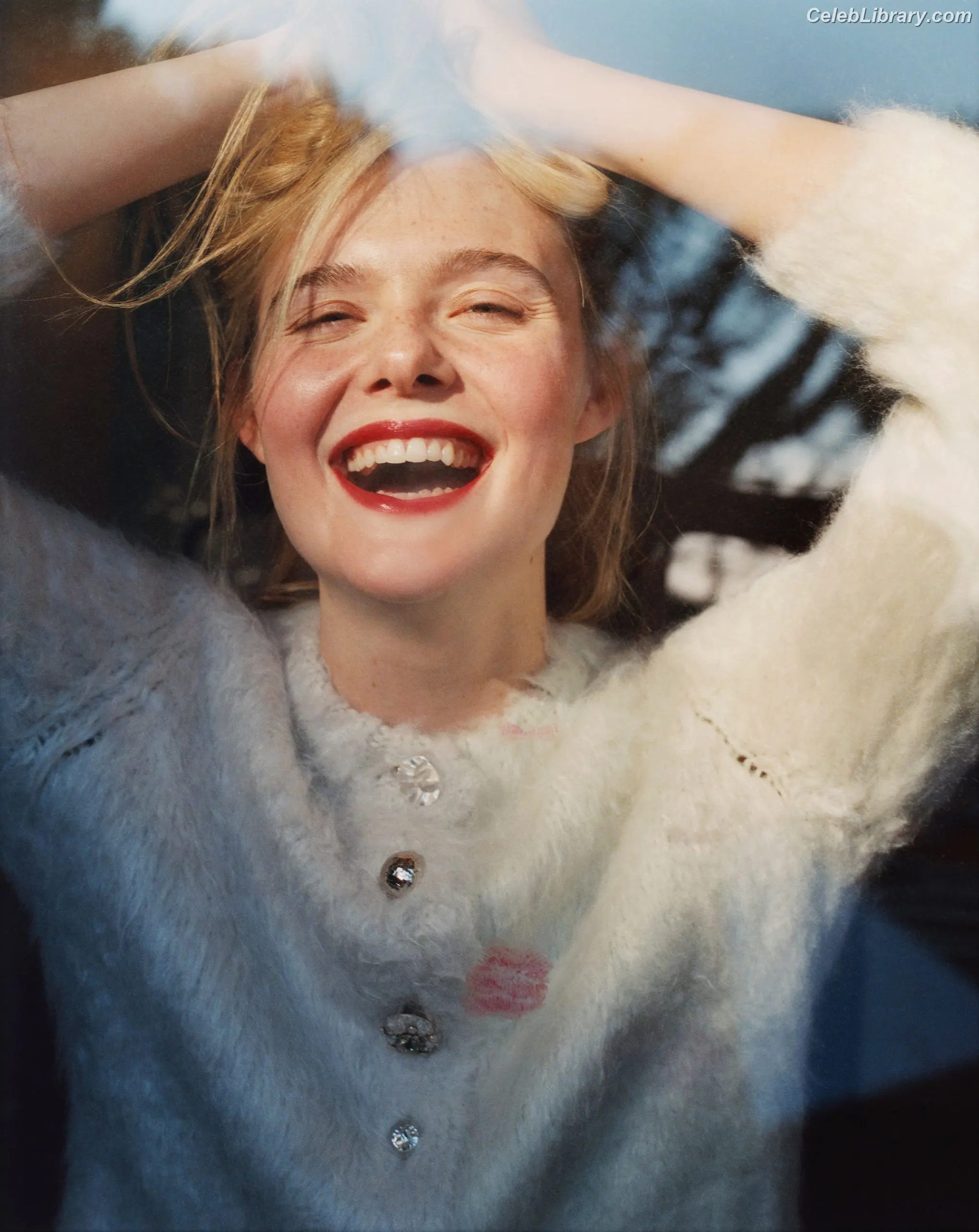 Elle Fanning photo 24 of 4118