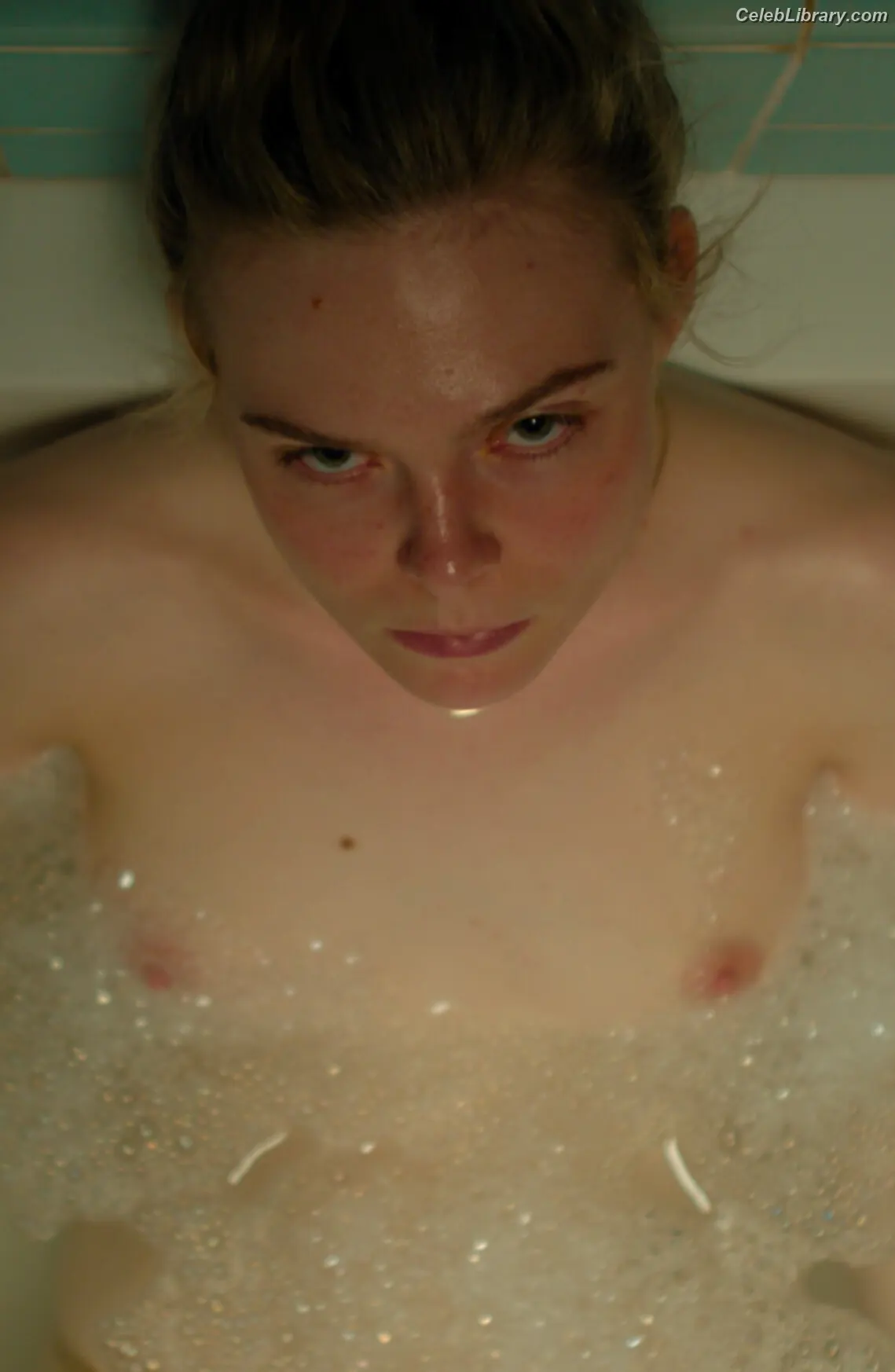 Elle Fanning photo 20 of 4118