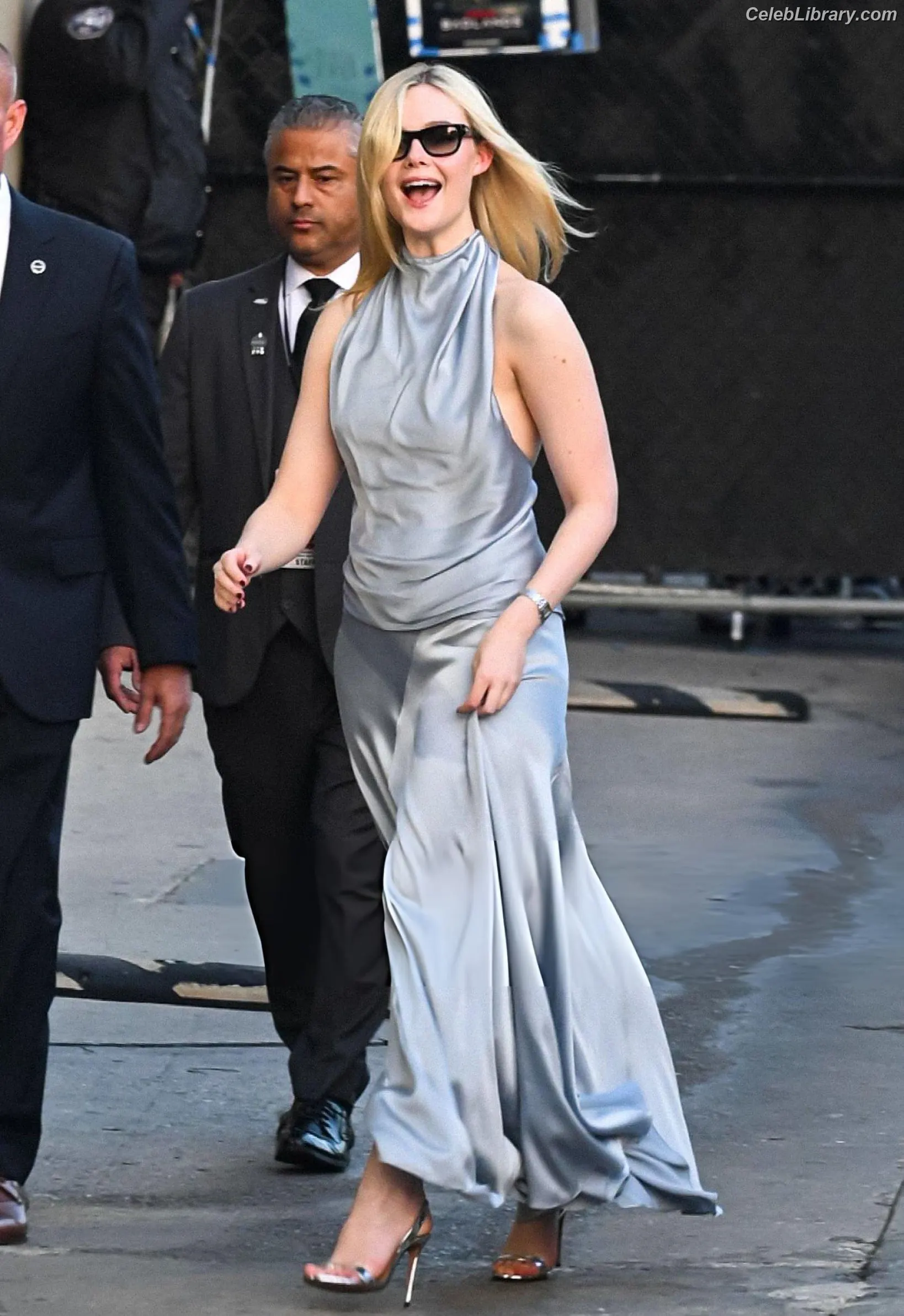Elle Fanning photo 24 of 4118