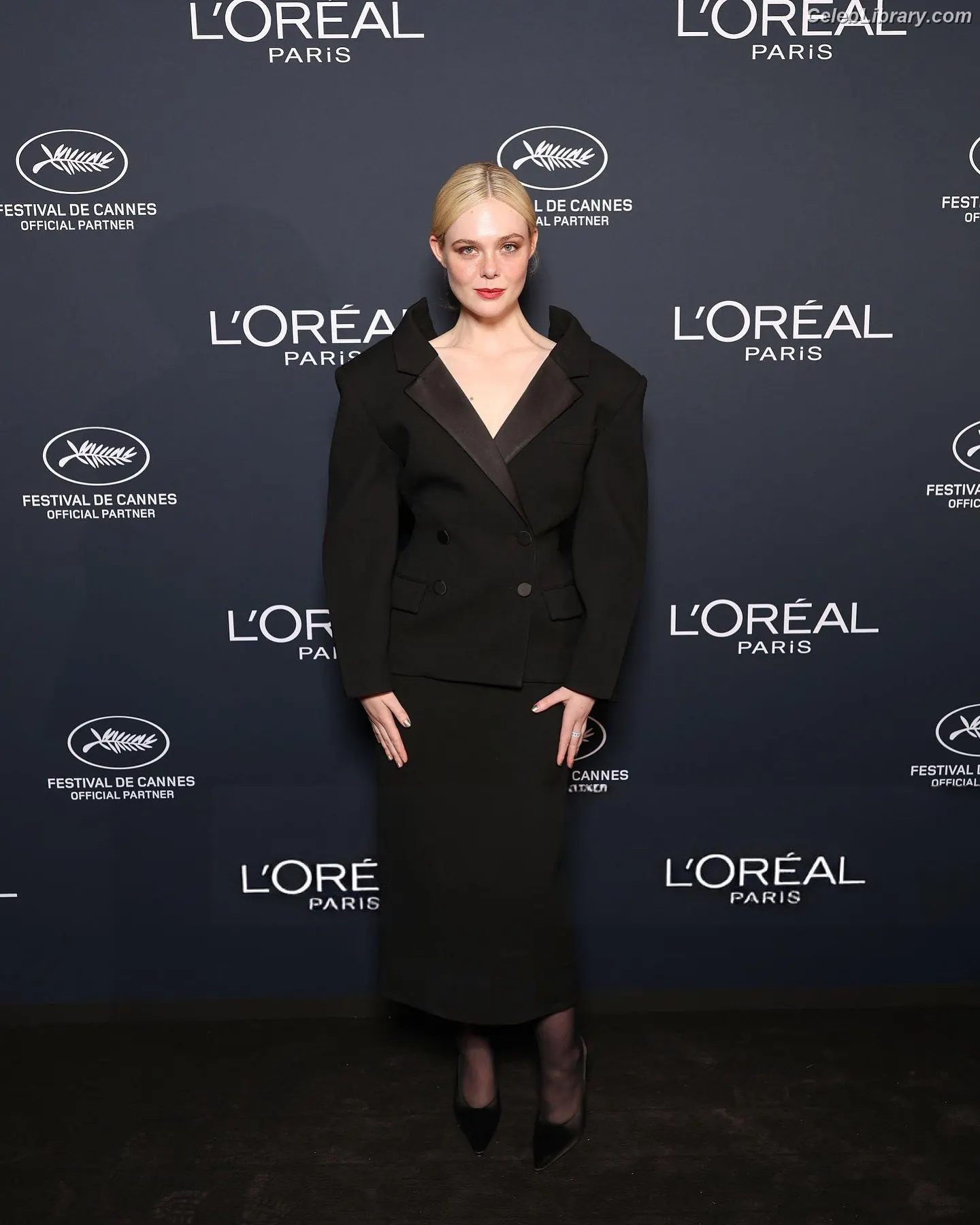 Elle Fanning photo 1 of 4118