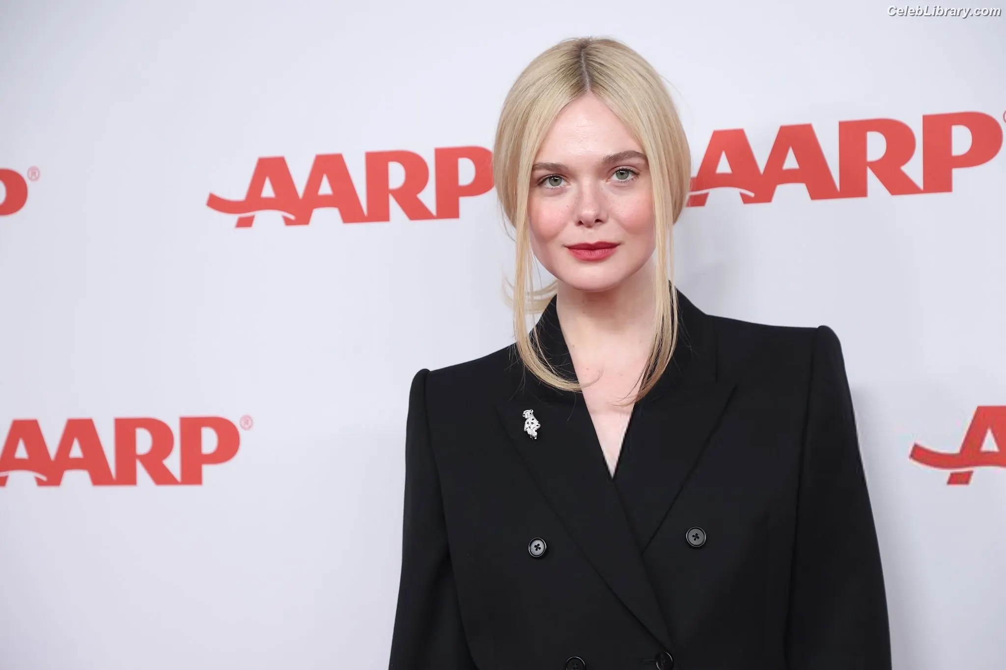 Elle Fanning photo 1 of 4118
