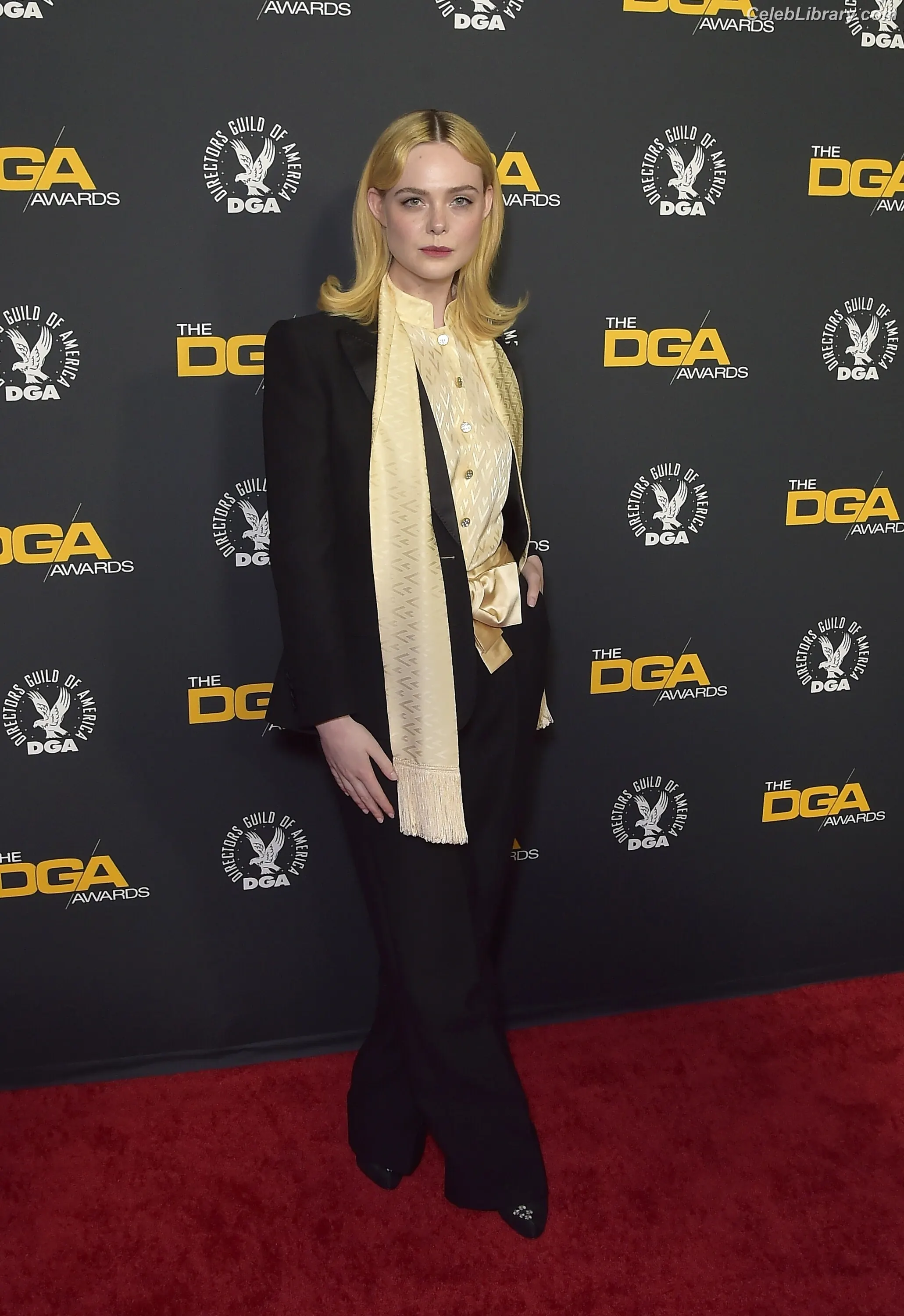 Elle Fanning photo 7 of 4118